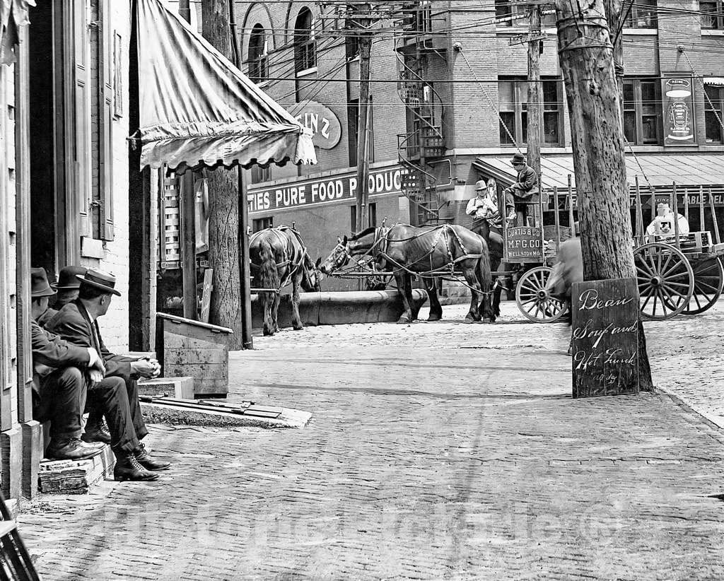 Historic Black & White Photo - St. Louis, Missouri - Lunchtime on Cass & Broadway, c1905 -