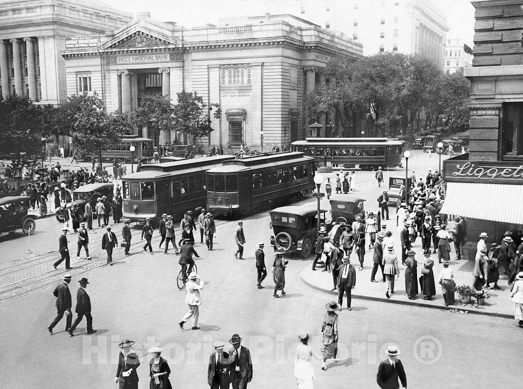 Washington D.C. Historic Black & White Photo, 15th and G streets, Northwest, c1915 -